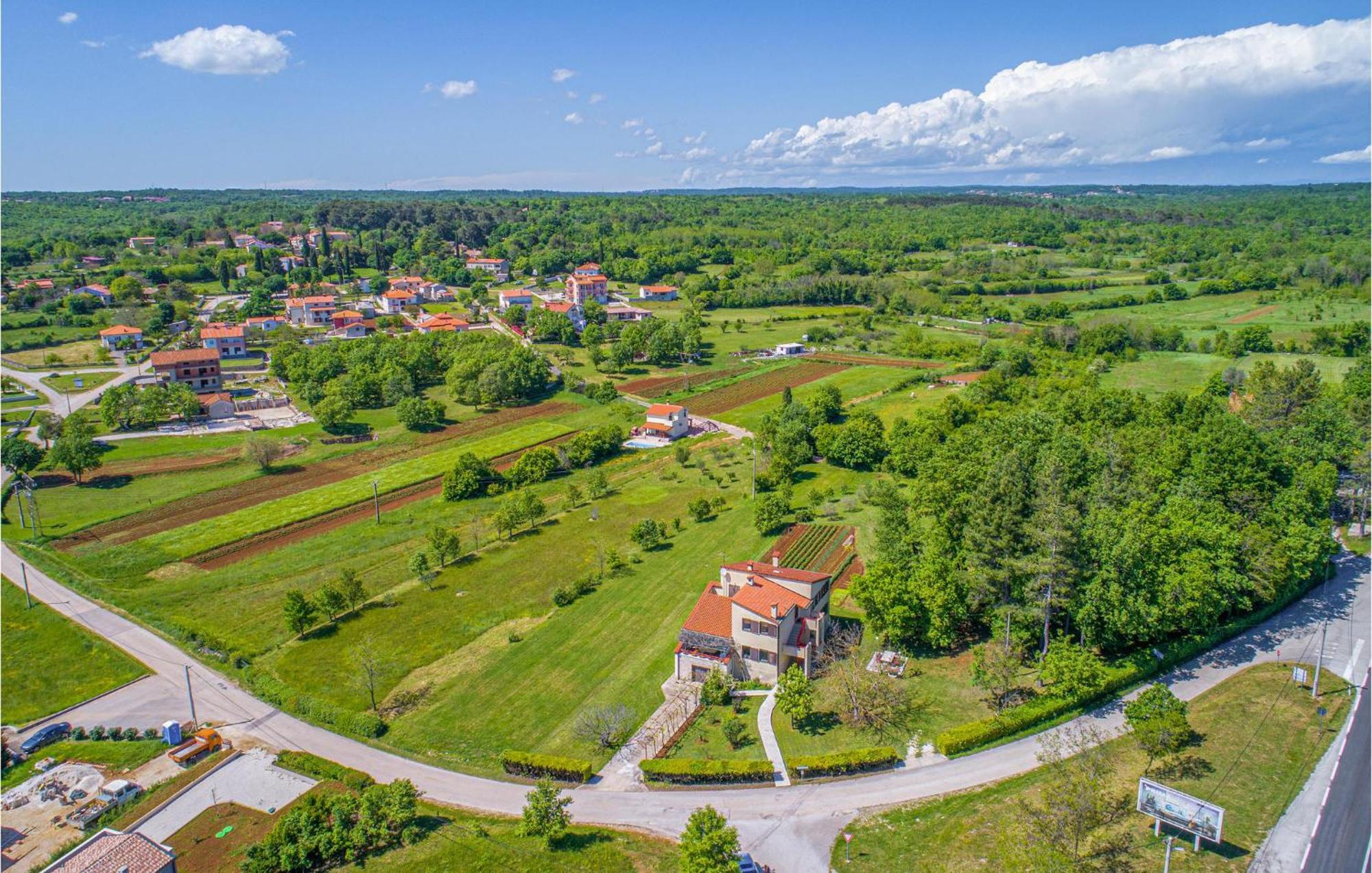 2 Bedroom Awesome Apartment In Barban Eksteriør billede